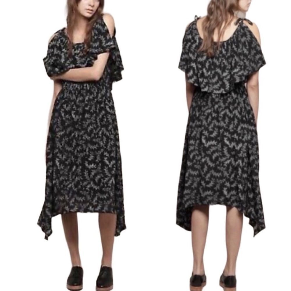 Band ofĀ Outsiders - BlackāSilk Two-Tiered Cold Shouldered FlounceāDress